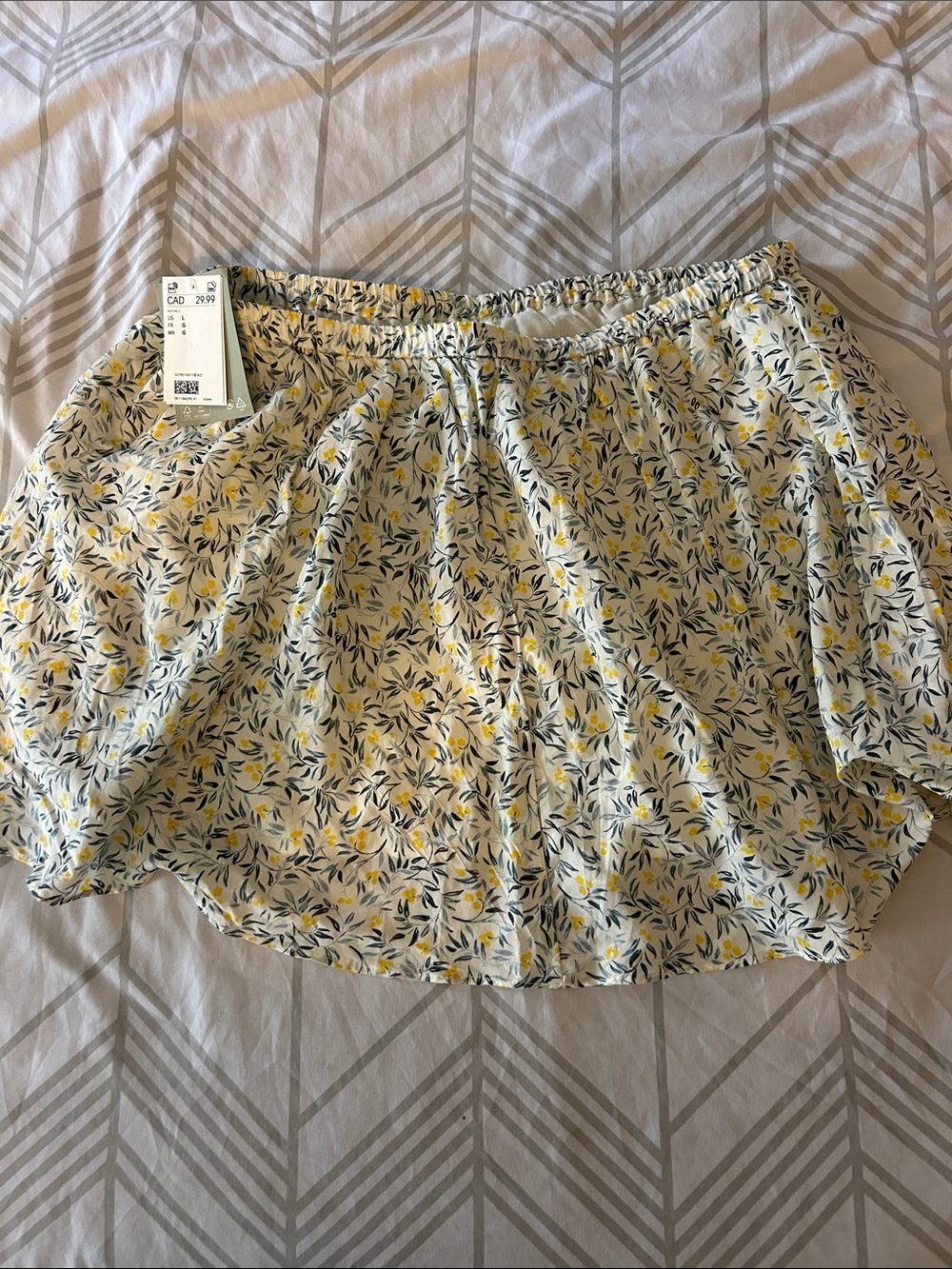 H&M Women’s Yellow Floral skirt NWT L